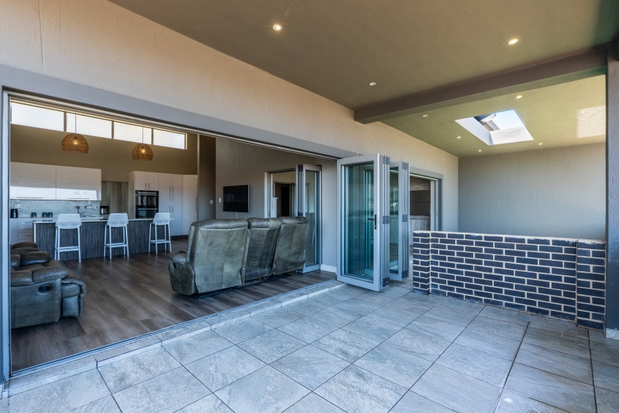 4 Bedroom Property for Sale in Monte Christo Western Cape